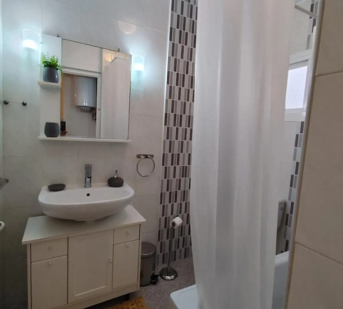 Cozy Beachfront 2B Apartment Estepona