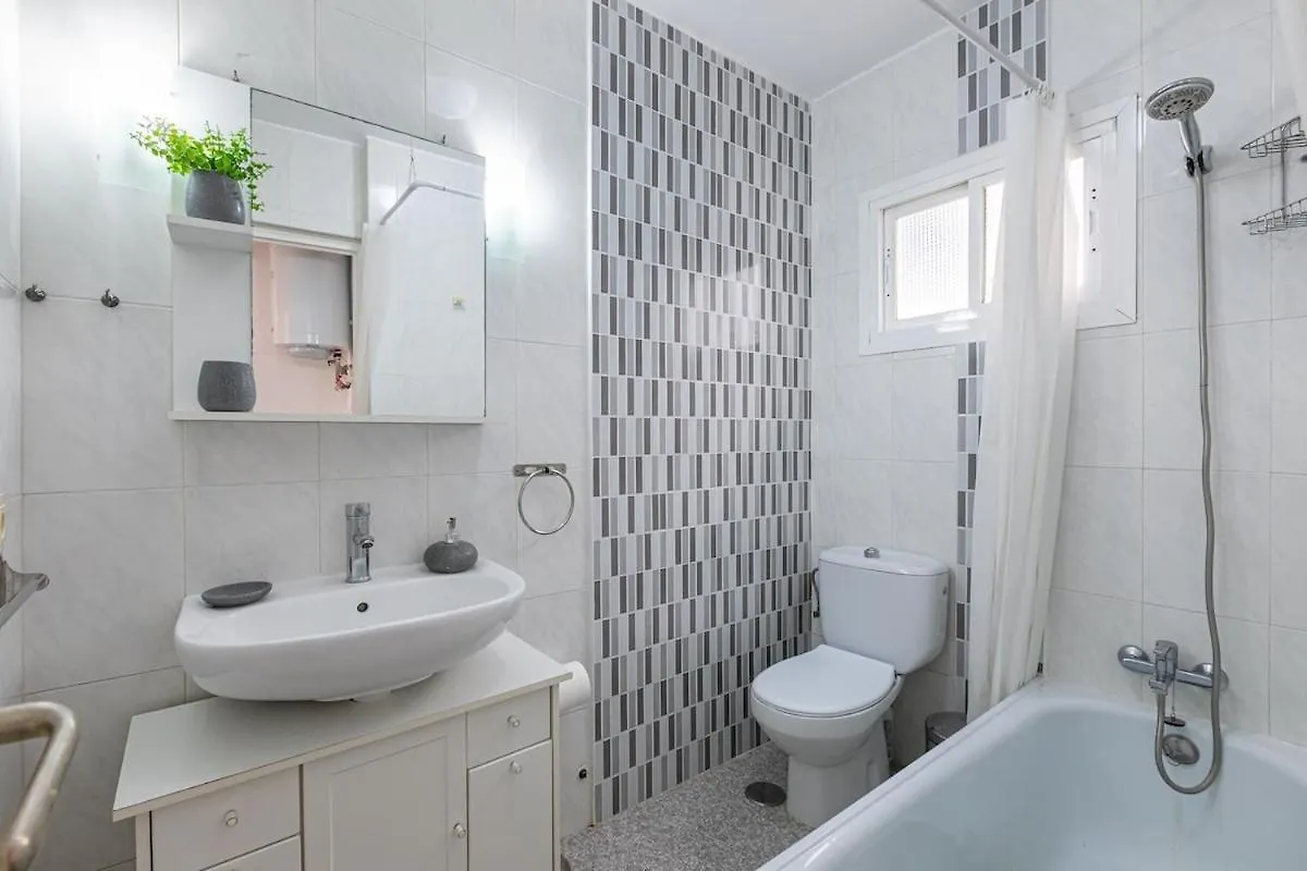 Cozy Beachfront 2B Apartment Estepona