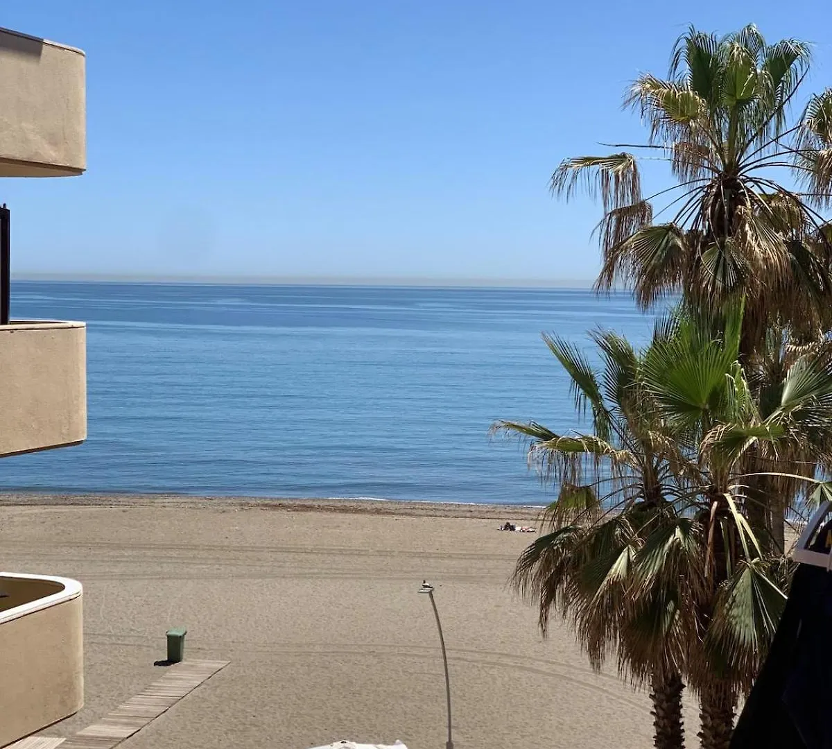 Cozy Beachfront 2B Apartment Estepona
